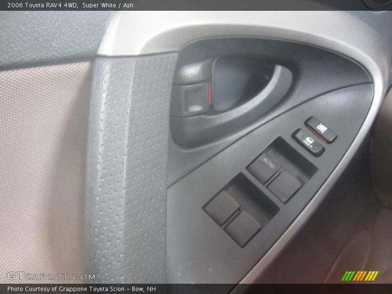 Super White / Ash 2006 Toyota RAV4 4WD