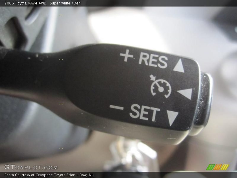 Super White / Ash 2006 Toyota RAV4 4WD