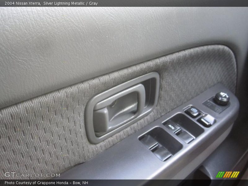 Silver Lightning Metallic / Gray 2004 Nissan Xterra