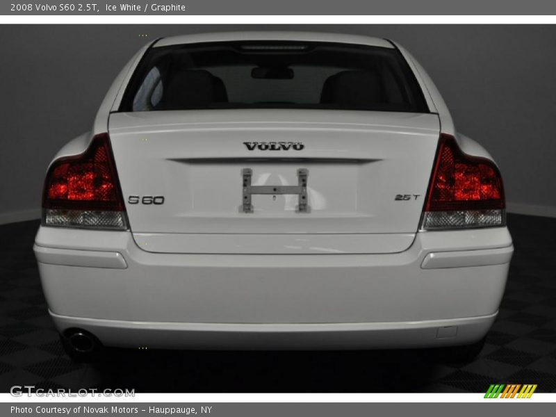 Ice White / Graphite 2008 Volvo S60 2.5T