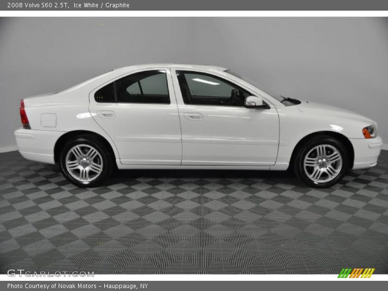 Ice White / Graphite 2008 Volvo S60 2.5T