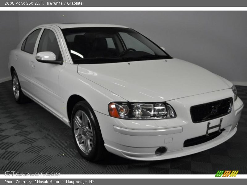 Ice White / Graphite 2008 Volvo S60 2.5T