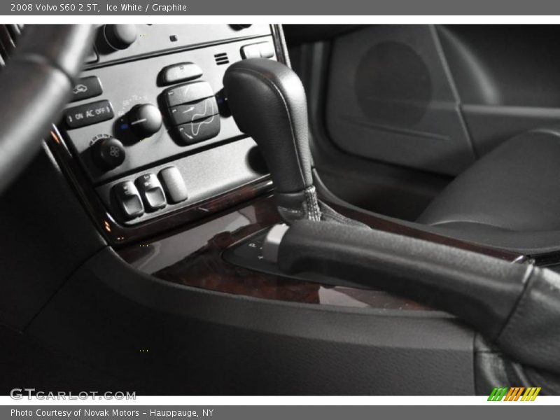 Ice White / Graphite 2008 Volvo S60 2.5T