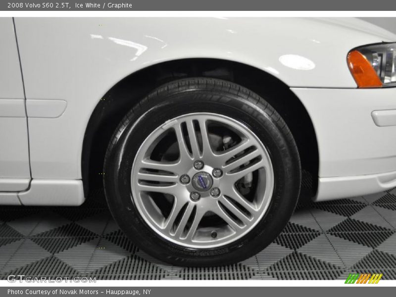 Ice White / Graphite 2008 Volvo S60 2.5T