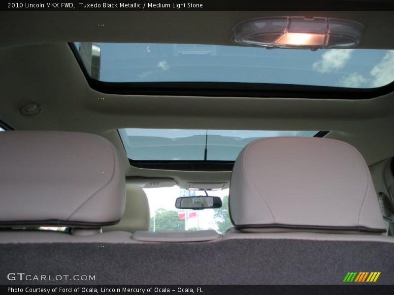 Tuxedo Black Metallic / Medium Light Stone 2010 Lincoln MKX FWD