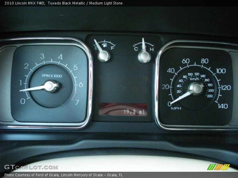 Tuxedo Black Metallic / Medium Light Stone 2010 Lincoln MKX FWD
