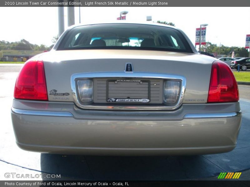 Light French Silk Metallic / Medium Light Stone 2010 Lincoln Town Car Continental Edition