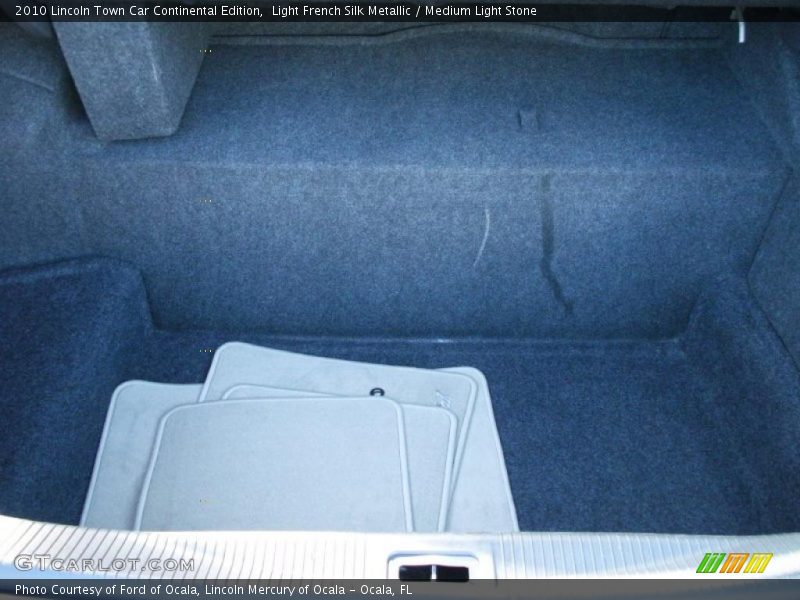 Light French Silk Metallic / Medium Light Stone 2010 Lincoln Town Car Continental Edition