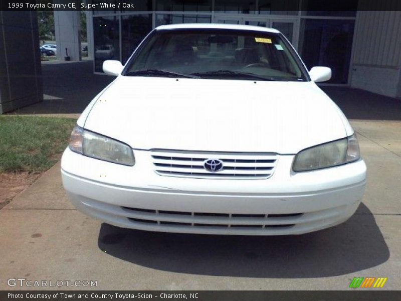 Super White / Oak 1999 Toyota Camry CE