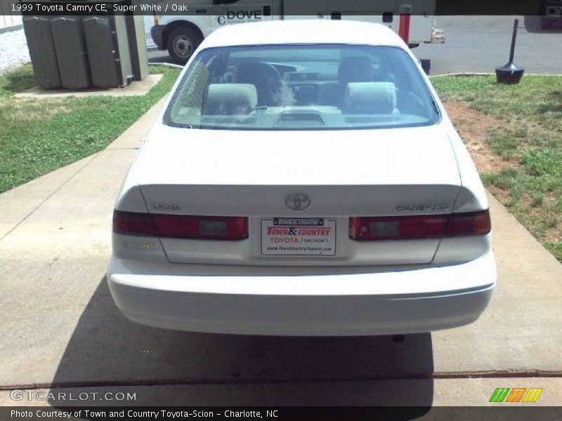 Super White / Oak 1999 Toyota Camry CE