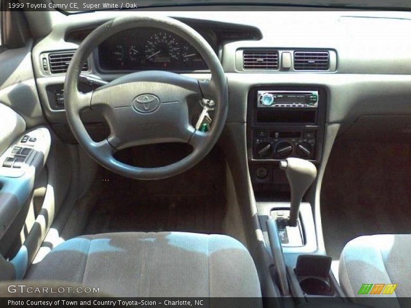 Super White / Oak 1999 Toyota Camry CE