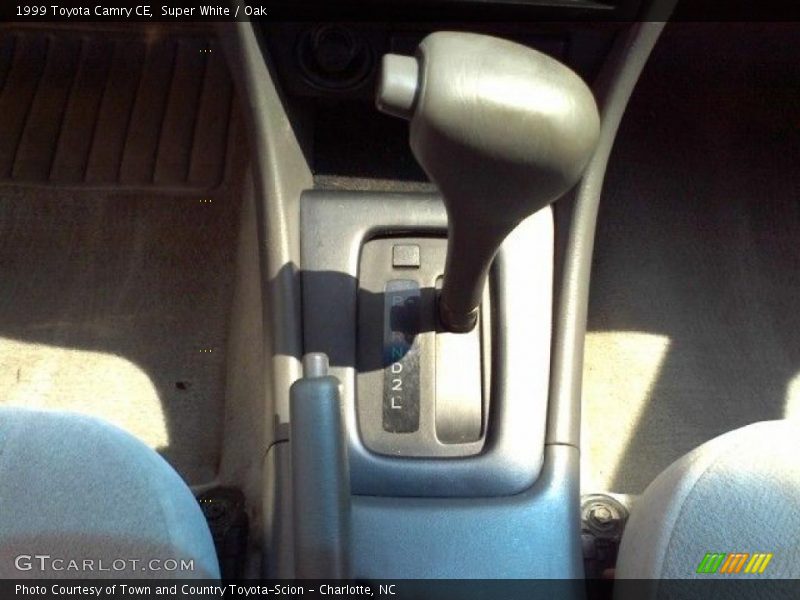 Super White / Oak 1999 Toyota Camry CE