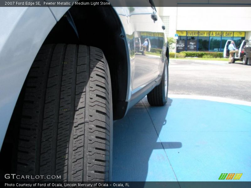 Pewter Metallic / Medium Light Stone 2007 Ford Edge SE