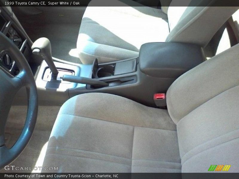 Super White / Oak 1999 Toyota Camry CE