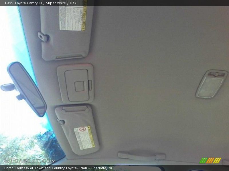 Super White / Oak 1999 Toyota Camry CE