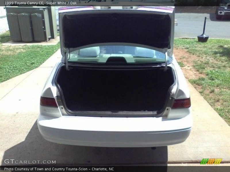 Super White / Oak 1999 Toyota Camry CE