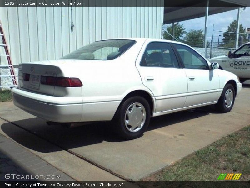 Super White / Oak 1999 Toyota Camry CE