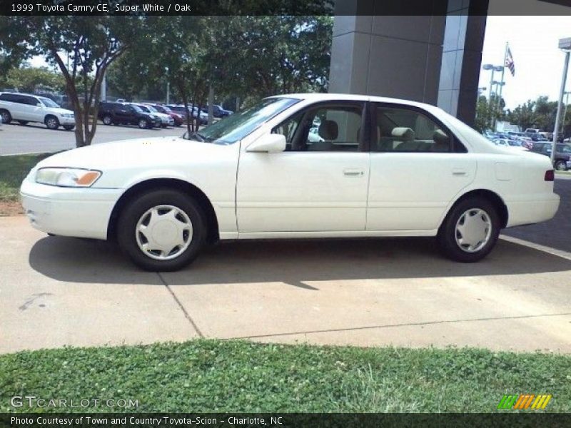 Super White / Oak 1999 Toyota Camry CE