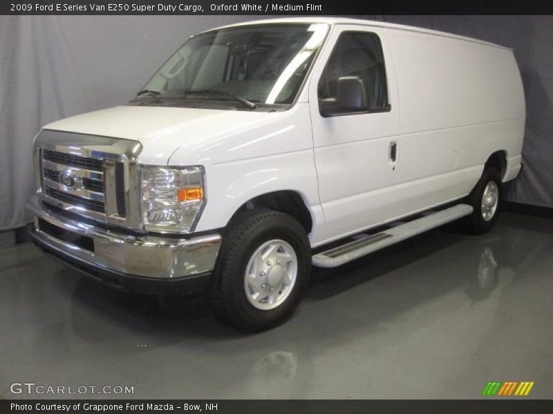 Oxford White / Medium Flint 2009 Ford E Series Van E250 Super Duty Cargo