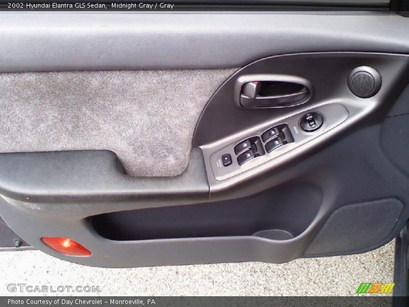 Midnight Gray / Gray 2002 Hyundai Elantra GLS Sedan