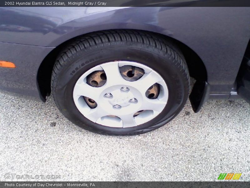 Midnight Gray / Gray 2002 Hyundai Elantra GLS Sedan