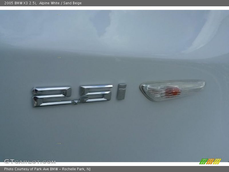 Alpine White / Sand Beige 2005 BMW X3 2.5i