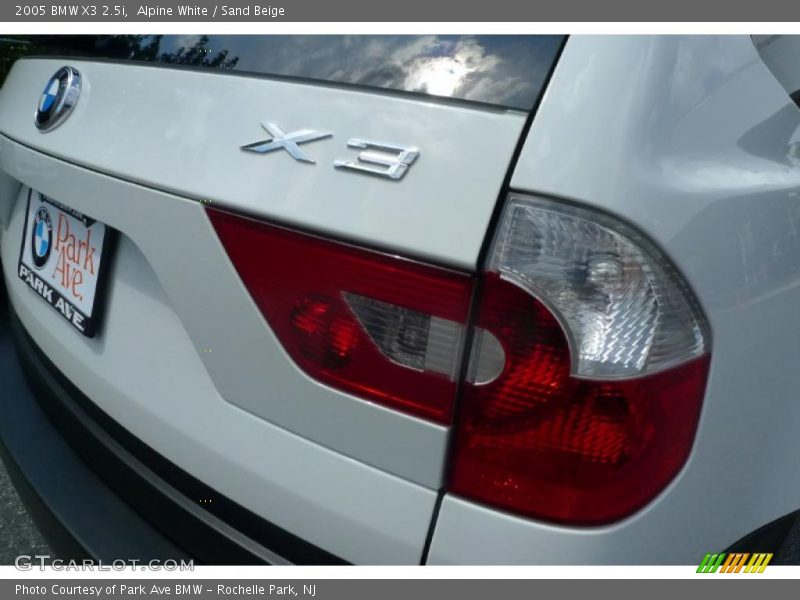 Alpine White / Sand Beige 2005 BMW X3 2.5i