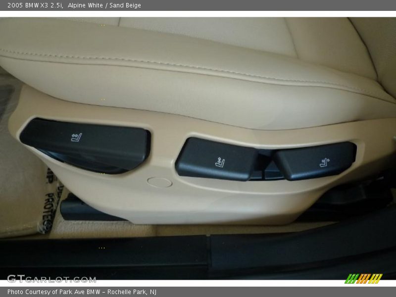 Alpine White / Sand Beige 2005 BMW X3 2.5i