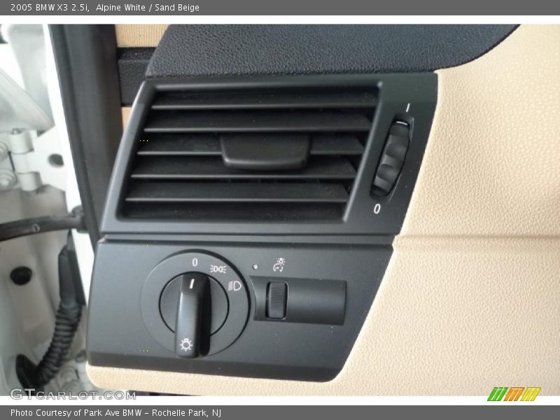 Alpine White / Sand Beige 2005 BMW X3 2.5i