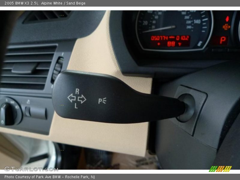 Alpine White / Sand Beige 2005 BMW X3 2.5i