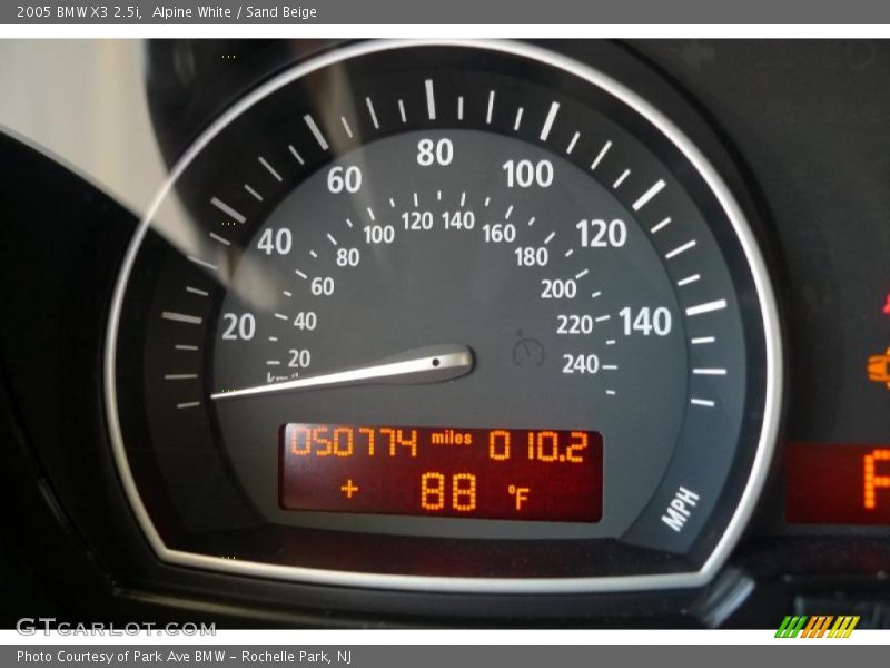 Alpine White / Sand Beige 2005 BMW X3 2.5i