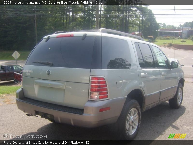 Satellite Silver Metallic / Midnight Grey 2005 Mercury Mountaineer V6