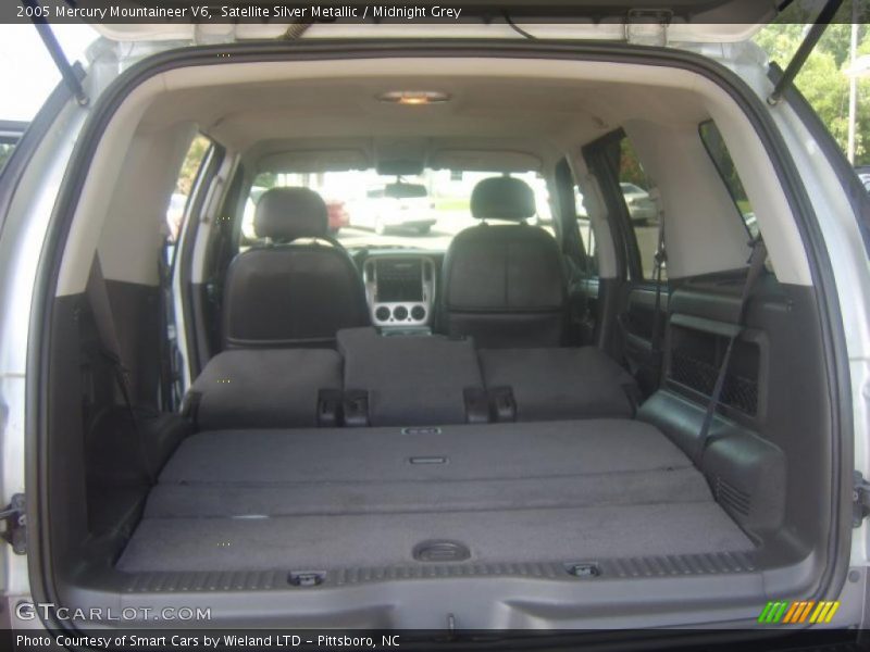 Satellite Silver Metallic / Midnight Grey 2005 Mercury Mountaineer V6