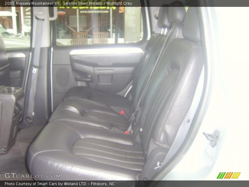 Satellite Silver Metallic / Midnight Grey 2005 Mercury Mountaineer V6