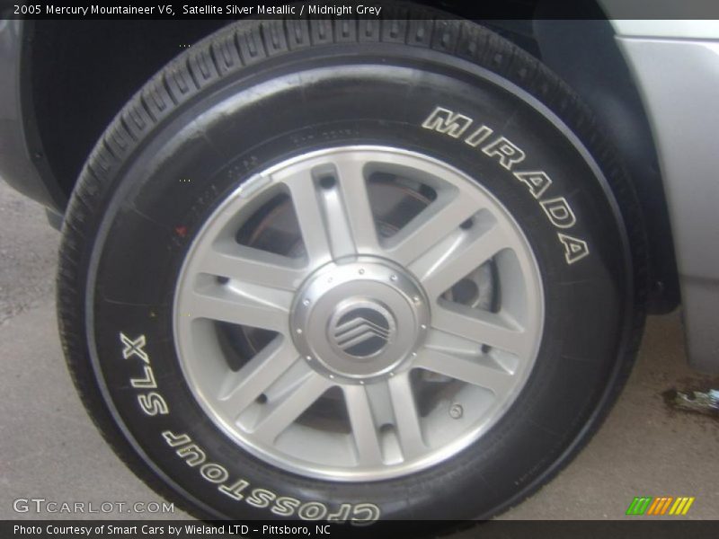 Satellite Silver Metallic / Midnight Grey 2005 Mercury Mountaineer V6
