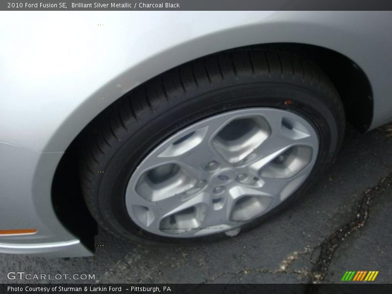 Brilliant Silver Metallic / Charcoal Black 2010 Ford Fusion SE