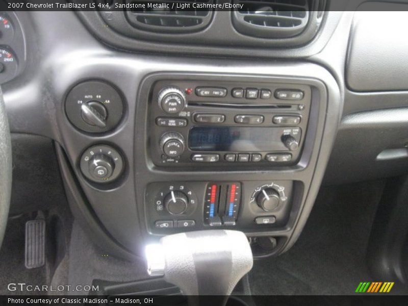 Sandstone Metallic / Light Cashmere/Ebony 2007 Chevrolet TrailBlazer LS 4x4