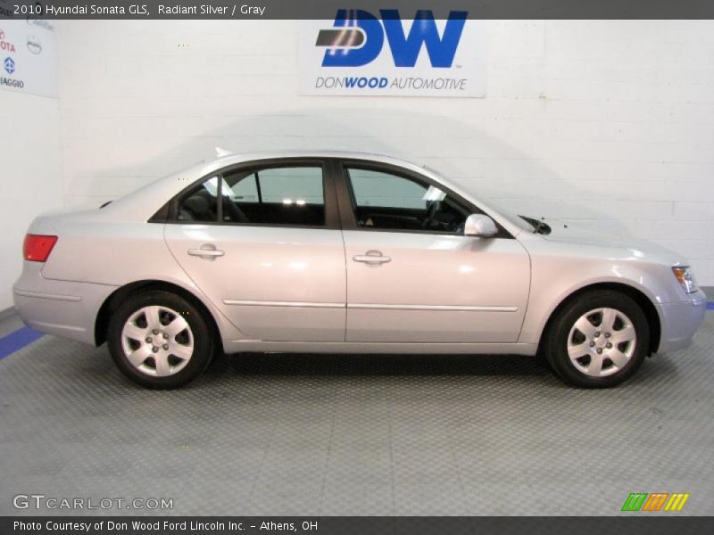 Radiant Silver / Gray 2010 Hyundai Sonata GLS