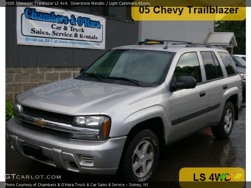 Silverstone Metallic / Light Cashmere/Ebony 2005 Chevrolet TrailBlazer LS 4x4