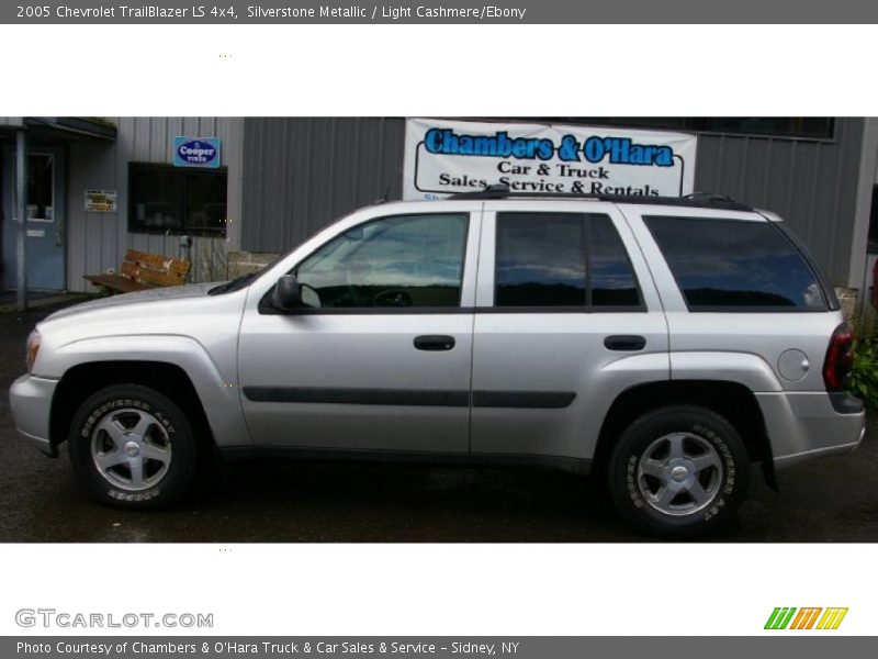Silverstone Metallic / Light Cashmere/Ebony 2005 Chevrolet TrailBlazer LS 4x4