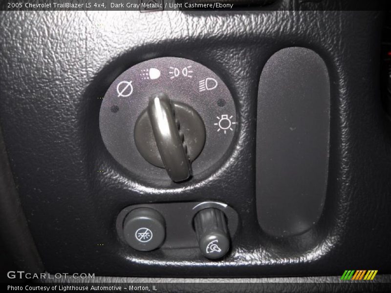 Dark Gray Metallic / Light Cashmere/Ebony 2005 Chevrolet TrailBlazer LS 4x4