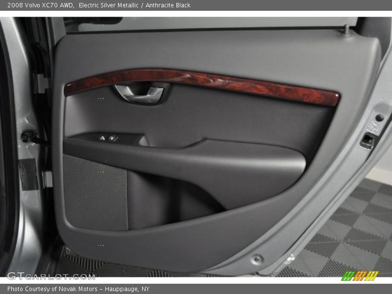 Electric Silver Metallic / Anthracite Black 2008 Volvo XC70 AWD