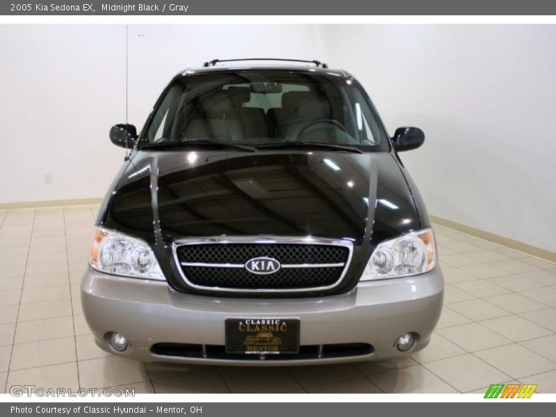 Midnight Black / Gray 2005 Kia Sedona EX