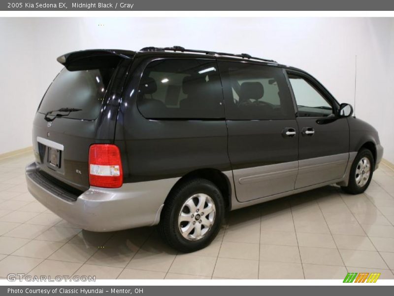 Midnight Black / Gray 2005 Kia Sedona EX