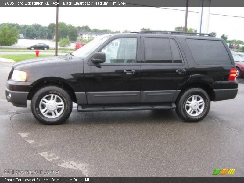 Black Clearcoat / Medium Flint Grey 2005 Ford Expedition XLT 4x4
