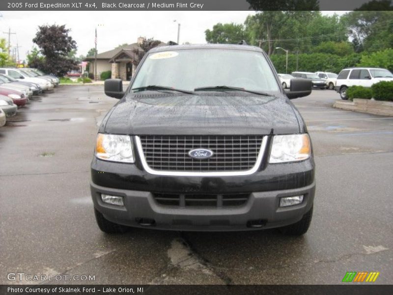 Black Clearcoat / Medium Flint Grey 2005 Ford Expedition XLT 4x4