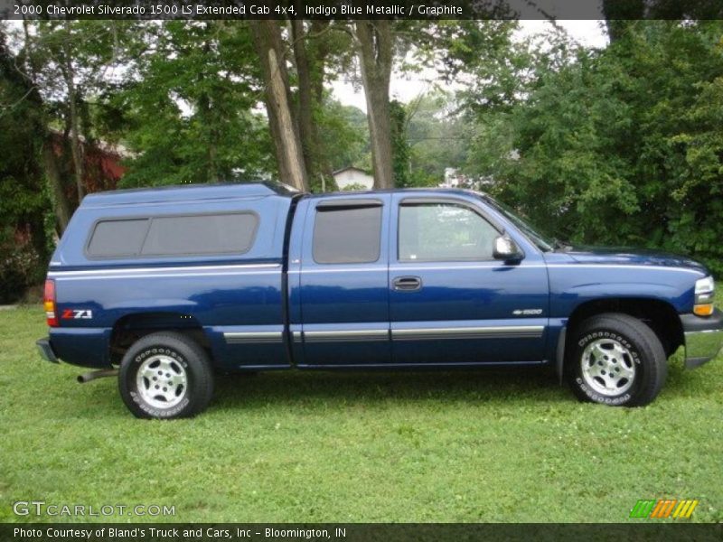 Indigo Blue Metallic / Graphite 2000 Chevrolet Silverado 1500 LS Extended Cab 4x4