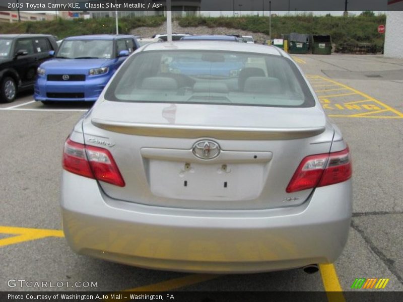 Classic Silver Metallic / Ash 2009 Toyota Camry XLE