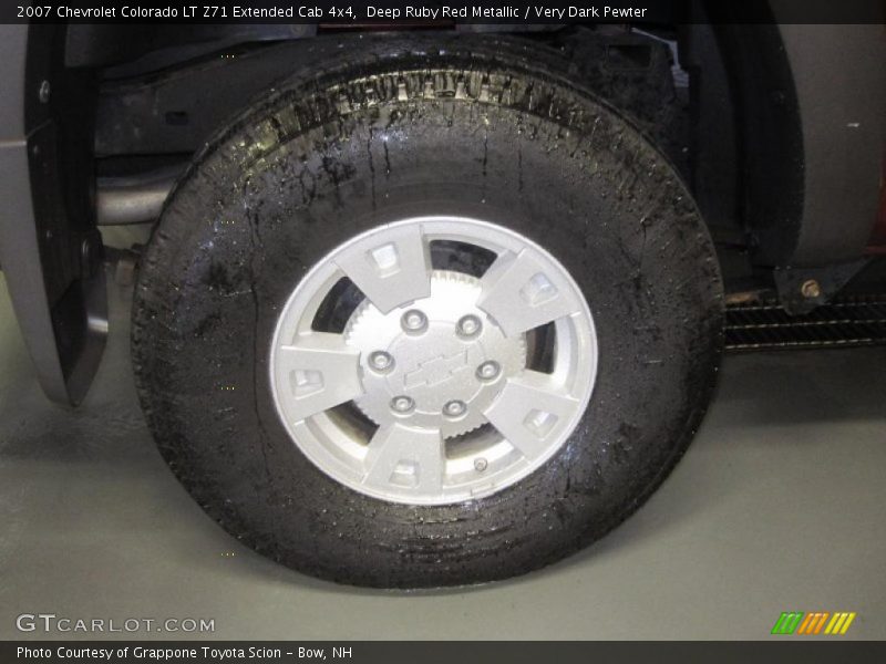 Deep Ruby Red Metallic / Very Dark Pewter 2007 Chevrolet Colorado LT Z71 Extended Cab 4x4