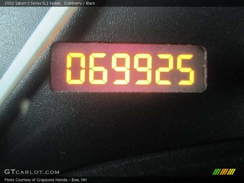 Cranberry / Black 2002 Saturn S Series SL1 Sedan